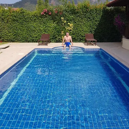 Deniz 교젝